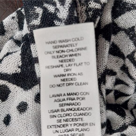 CHICO'S! ULTRA LIGHTWEIGHT, SHEER RAYON SHORT SLEEVE CARDIGAN SWEATER TOP! SZ L - Picture 8 of 9